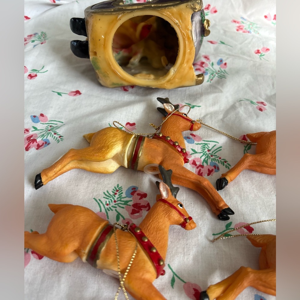 Vintage🍋Reindeer and Santa Sleigh Ornaments Set - Picture 5 of 6